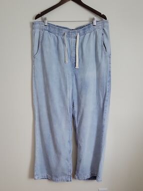 GAP Factory Women's High Rise Wide-Leg Jeans- Size XL- New!